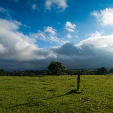 בית נופש In Near Mont Saint Michel *